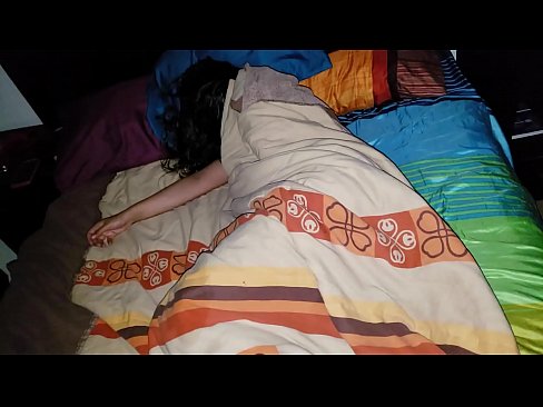❤️ Посинак грди своју младу маћеху док она спава. ❤❌ Домаћи порно на sr.porn-mz.ru